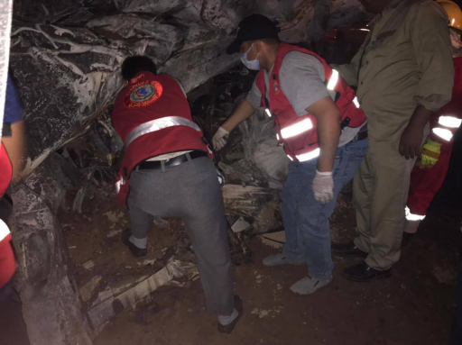 انتشال 14 جثة متفحمة بحادث مروع على الطريق السريع 