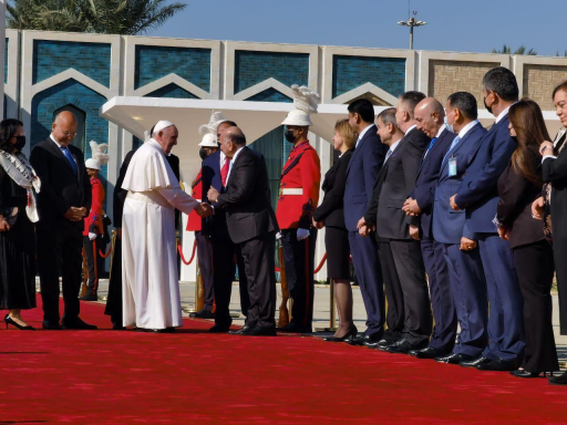 بابا الفاتيكان يغادر بغداد متوجها الى روما 