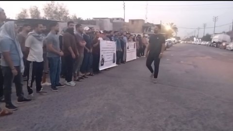 متظاهرون خريجون في البصرة يطالبون بتوفير فرص عمل ب