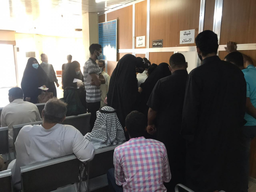 إضراب كوادر طبية وصحية في مستشفيات البصرة احتجاجا 