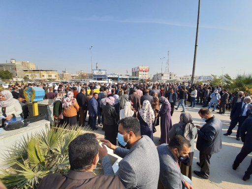 أستاذة وأكاديميون في البصرة يرفضون قرارات الحكومة 