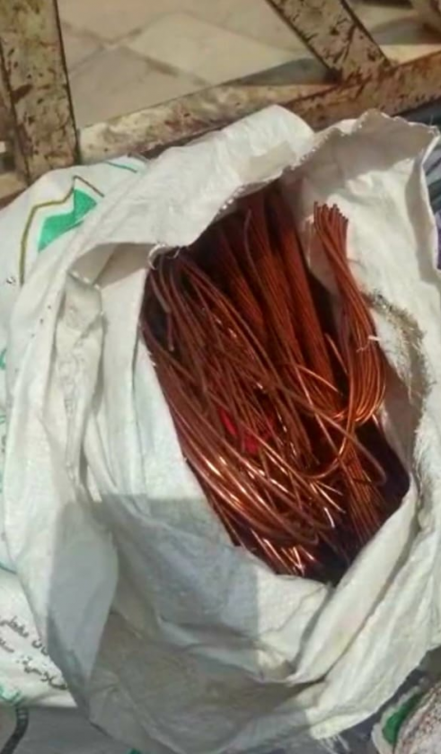 القبض على متهمين اثنين لسرقتهما  كيبل كهربائي في ق