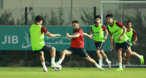 المنتخب الوطني يواصل تدريباته في البصرة 