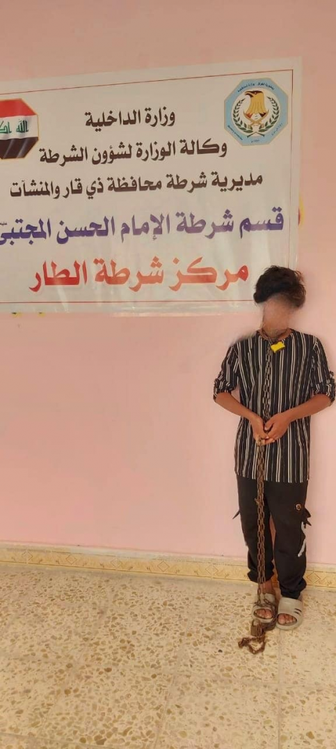 بعد 6 سنوات مقيدا بسلاسل .. تحرير فتى سجنه والده ف