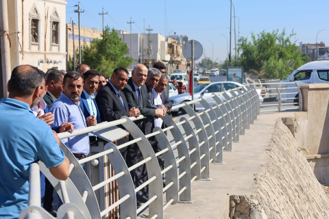 وزير الموارد المائية يبحث مع  محافظ البصرة الواقع 