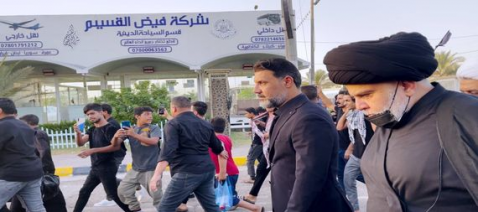الصدر يشارك بالسير مشيًا علىٰ الأقدام مع زائري الإ
