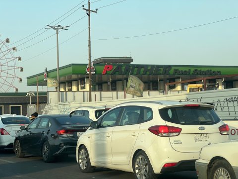 أزمة الوقود في البصرة تلقي بظلالها على الشارع البص