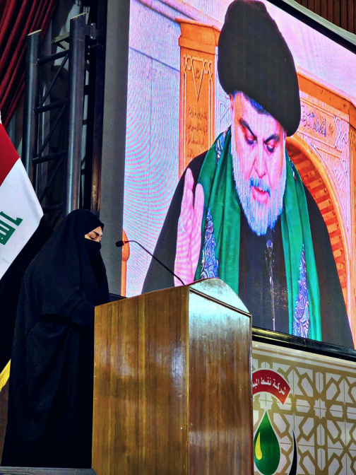 مهرجان في البصرة   لتكريم الطلبة والطالبات المتخرج