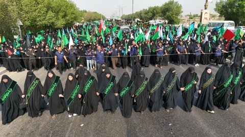 بمشاركة حشود غفيرة في البصرة : تشييع رمزي مهيب لنع