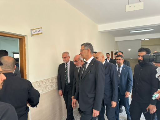 وزير النفط يفتتح مدرسة نموذجية في قضاء الزبير غربي