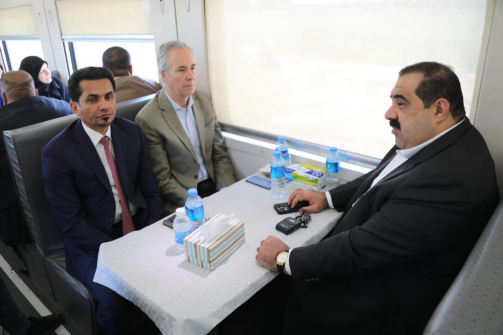  وزير النقل بعد ايصال القطارات الى سامراء المقدسة.
