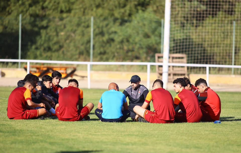 منتخب الشباب يواصل تدريباته في معسكر إسبانيا 