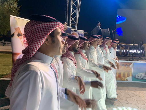  صحفيو البصرة يشاركون بالاحتفال المركزي في العيد ا
