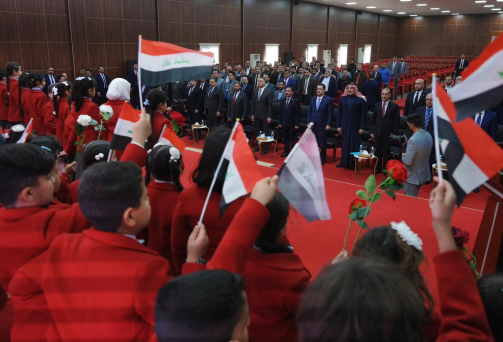 السوداني يفتتح مدرسة الذهب الأسود ويعلن عن افتتاح 