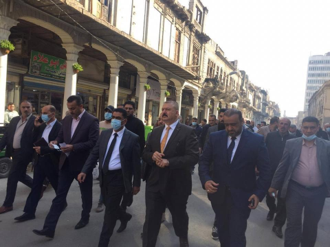 مواطنون وتجار ورجال الإعمال يطالبون في وقفة احتجاج
