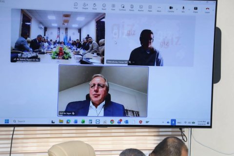 موانئ العراق تبحث إجراءات احتواء تداعيات إغلاق مضي