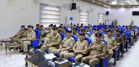 قائد شرطة النجف يناقش الخطة الأمنية الخاصة بعيد ال