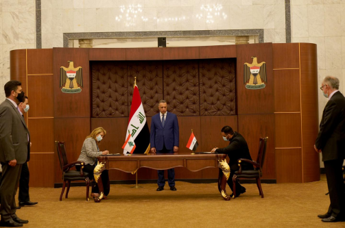 الكاظمي يرعى مراسم توقيع اتفاق مع لبنان لبيع زيت ا