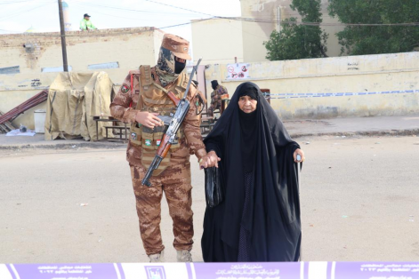 قائدا العمليات والشرطة في البصرة يشرفان على تأمين 