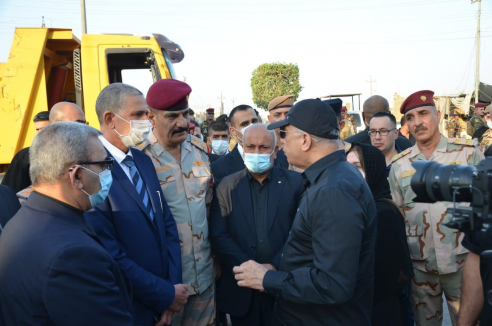 الكاظمي يشرف على حملة إزالة التجاوزات في مدينة كرب