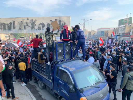 الآلاف من اتباع التيار الصدري يتوافدون  الى ساحة ا