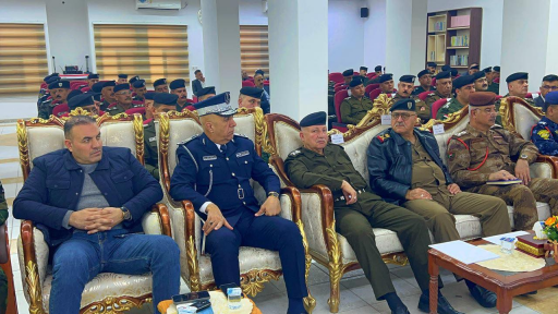 قيادة شرطة  البصرة تناقش مع لجنة وزارية تسلم الملف