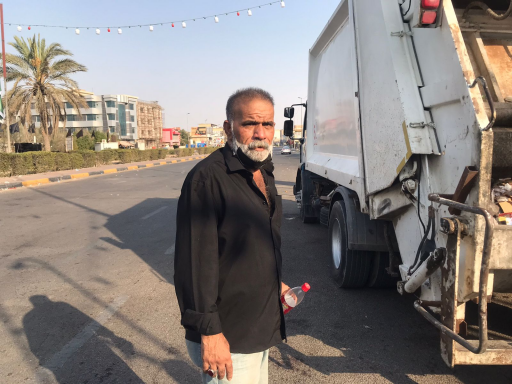بلدية البصرة تباشر بحملة لتنظيف الشوارع بعد انتهاء