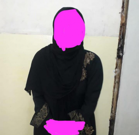 القبض على ثلاثة متهمين بينهم امرأة وضبطت بحوزتهم م