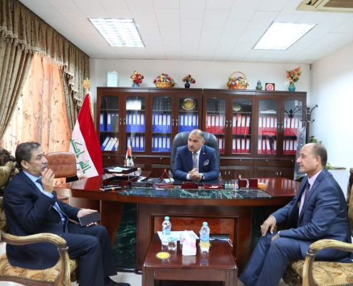 وزيـر الصناعـة والمعـادن " يوجـه بتطويـر المن
