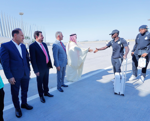 وفدُ نادي النصر السعوديّ إلى مطارِ بغداد الدوليّ 