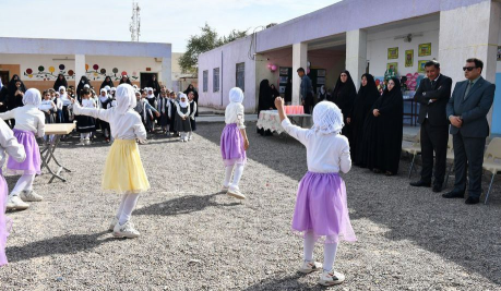 افتتاح صف الكتروني في مدرسة بقضاء الكوفة 