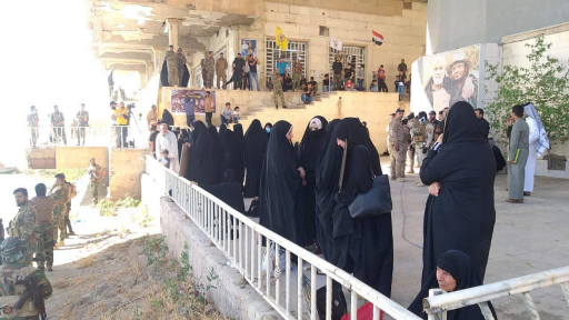 بالصور.. عائلات شهداء سبايكر في موقع الجريمة بتكري