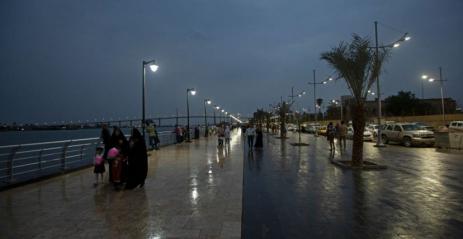 البصرة تشهد هطول امطار غزيرة 