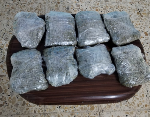 قيادة حدود المنطقة الرابعة تضبط متهمين بحوزتهما ما