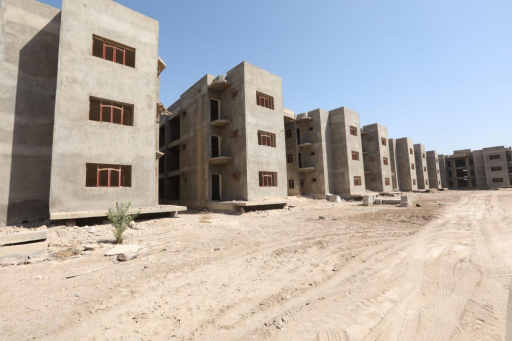وزيرة الهجرة  تتفقد مشروع الشقق السكنيّة المتلكئ ب