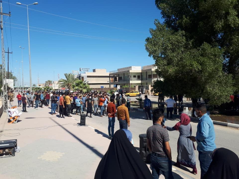 المحاضرون والإداريون في الديوانية يطالبون بتحويلهم