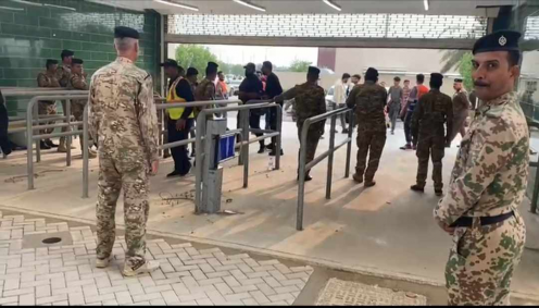 بالصور ...توافد الالاف  لملعب المدينة الرياضية بال
