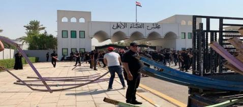 المتظاهرون المعتصمون من اتباع التيار الصدري ينهون 