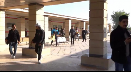   وصول الجماهير العراقية الى محطة قطار البصرة لمؤا