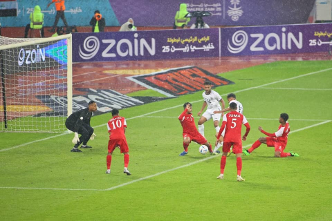 عمان تمطر مرمى اليمن بثلاثة اهداف لهدفين في خليجي 