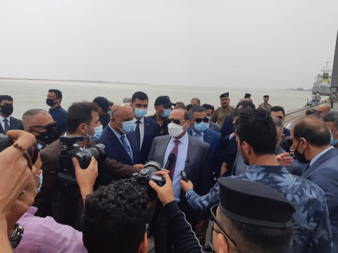 وزير النقل يتفقد سير العمل وتنفيذ المشاريع في موان