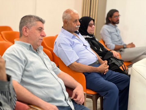 صورة مرفقة