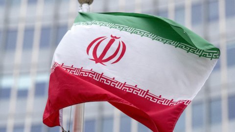 تسنيم: مذكرة تفاهم غير رسمية مع واشنطن قد تعيد تعريف قواعد العبور في مضيق هرمز
