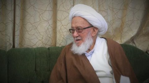 وفاة المرجع الديني محمد اسحاق الفياض بعد معاناة طويلة مع مرض عضال