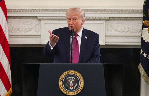 ترامب يدرس تمديد مهلة وقف إطلاق النار مع إيران