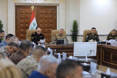 مدير مكتب القائد العام يشدد على تأمين الحدود الدولية وإجراء تدريبات وتمارين مشتركة وتسليم المطلوبين للقضاء