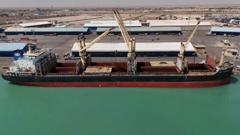 ميناء أم قصر الشمالي يستقبل بواخر عملاقة ويسجل 80 سفينة خلال الشهر الجاري