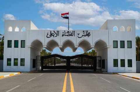 مجلس القضاء الأعلى يوجه محاكم التحقيق باتخاذ الإجراءات المشددة بحق المتجاوزين على الشبكة الكهربائية