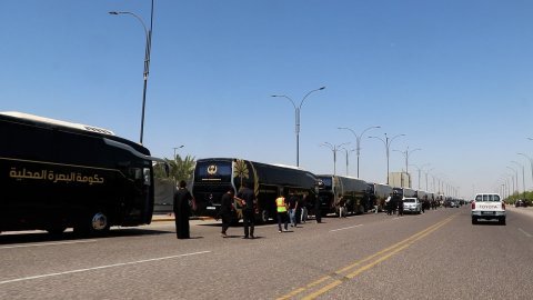 البصرة اكثر من 100 ألف مشارك  جرى نقلهم عبر نحو 1600 عجلة مجانا في تشييع الشهيد السيد علي الخامنئي