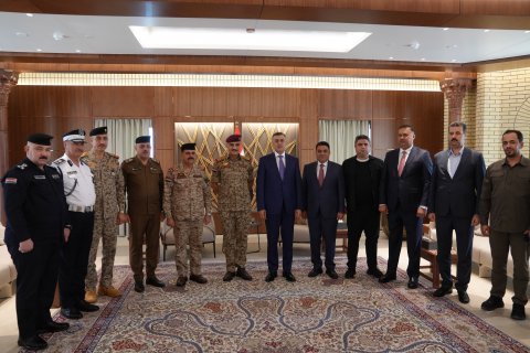 العيداني يستقبل قائدي عمليات البصرة السابق والجديد ويؤكد أهمية تعزيز التنسيق الأمني